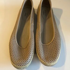 Clarks Beige Perforated ultimate comfort flats- size 11W